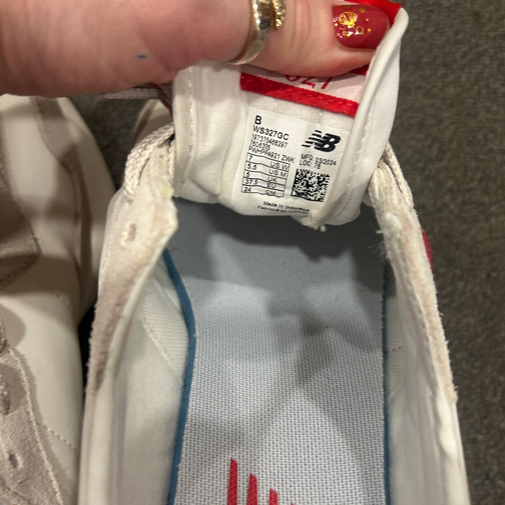 New Balance 327 White and Red Sneakers - Picture 7 of 8